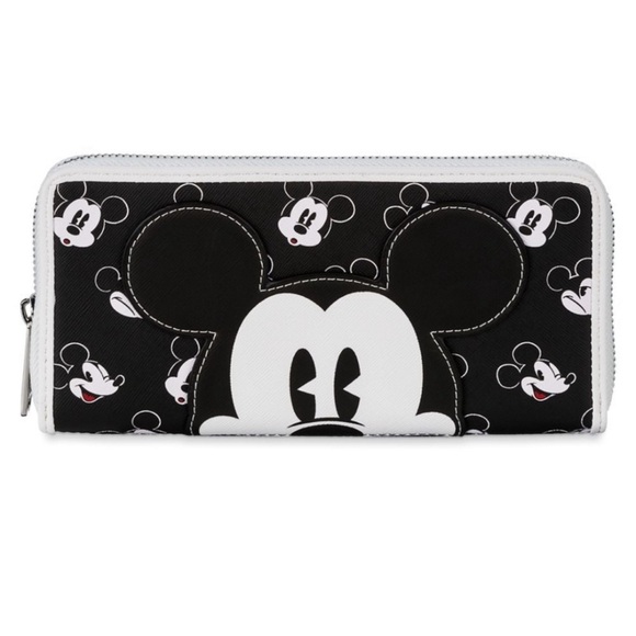 NIP Mickey Mouse Loungefly Wallet. 🤗 PRICED TO SELL🤗 LAST ONE🤑 - Picture 2 of 5